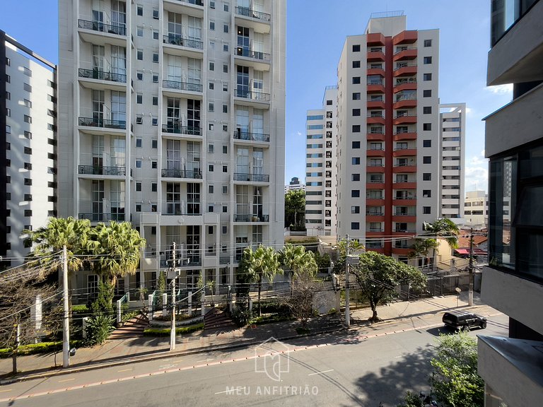 31m², mezanino, varanda, lazer a 600m do metrô