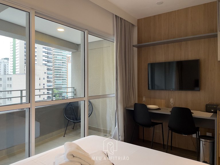 2 people | Balcony | Pool | 1km from Allianz