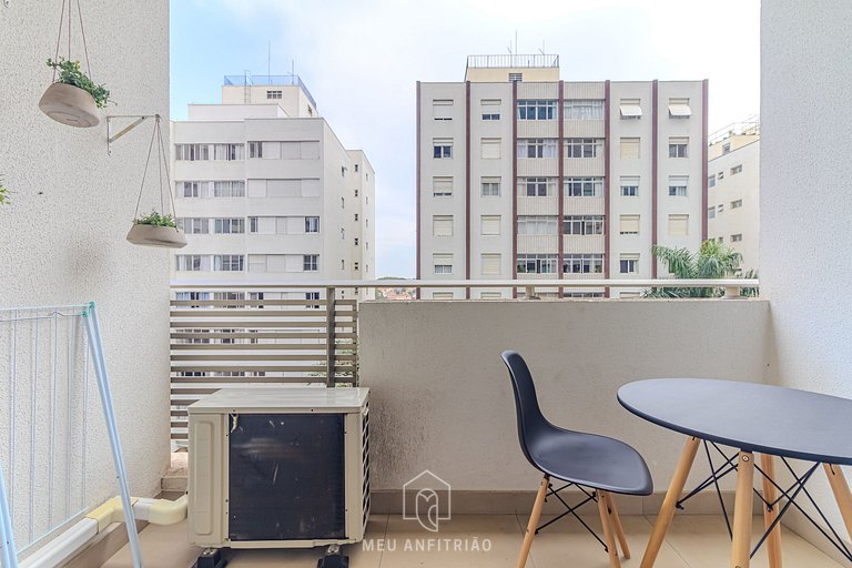 Studio p/ 2, varanda a 400m do metrô Vila Madalena