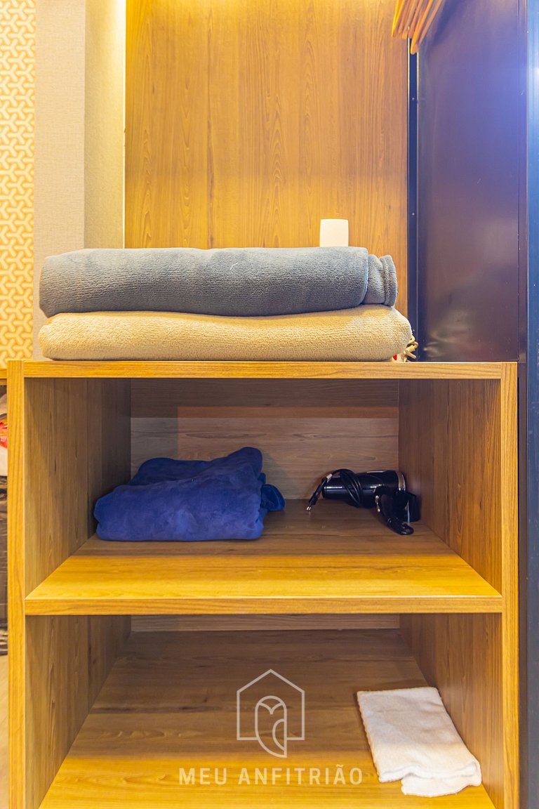 Studio p/ 2, varanda a 400m do metrô Vila Madalena