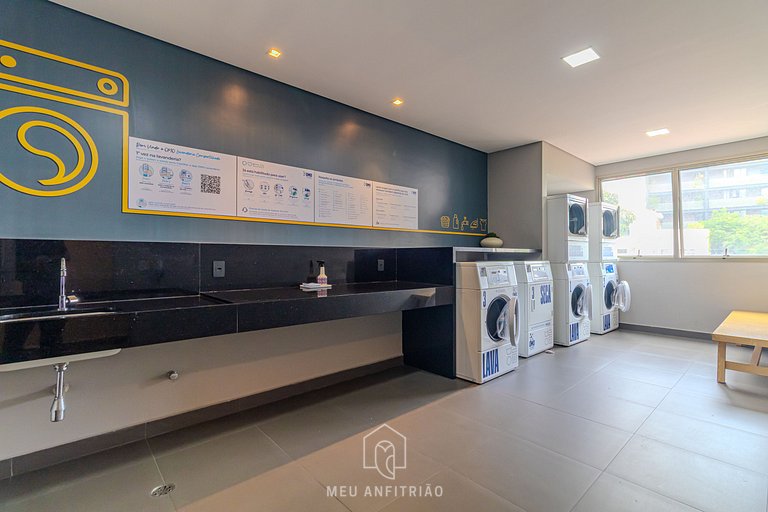 Studio p/ 2, varanda a 400m do metrô Vila Madalena