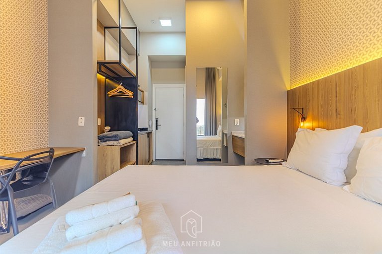 Studio p/ 2, varanda a 400m do metrô Vila Madalena