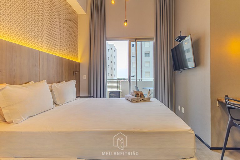 Studio p/ 2, varanda a 400m do metrô Vila Madalena