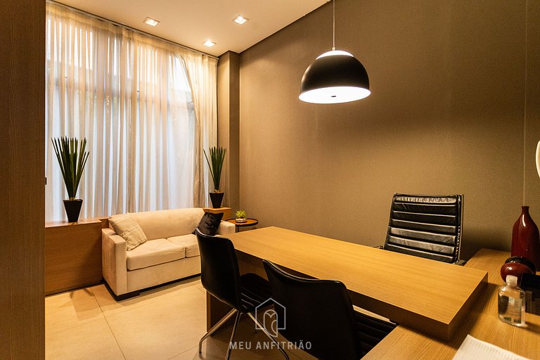 Apto p/ 3, lazer completo perto da Liberdade