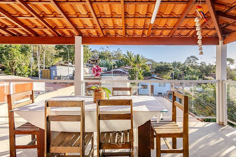 House with charcoal barbecue 1km from Curral beach