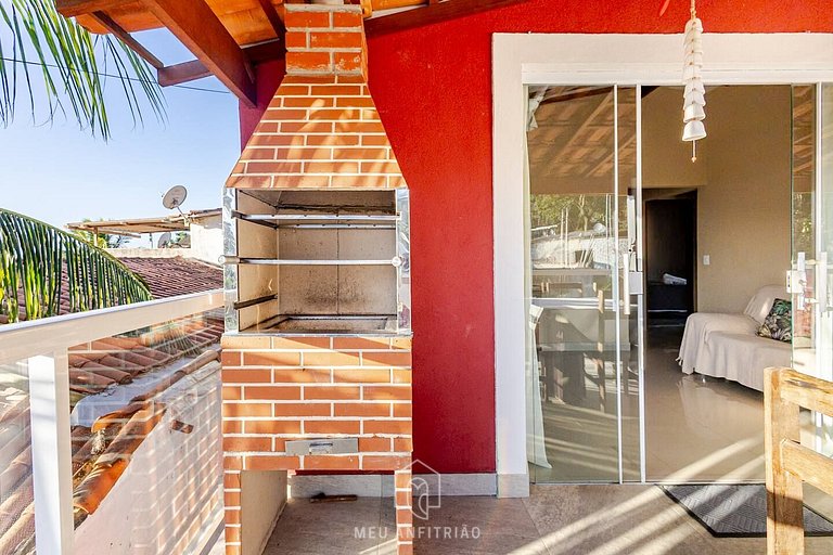 House with charcoal barbecue 1km from Curral beach