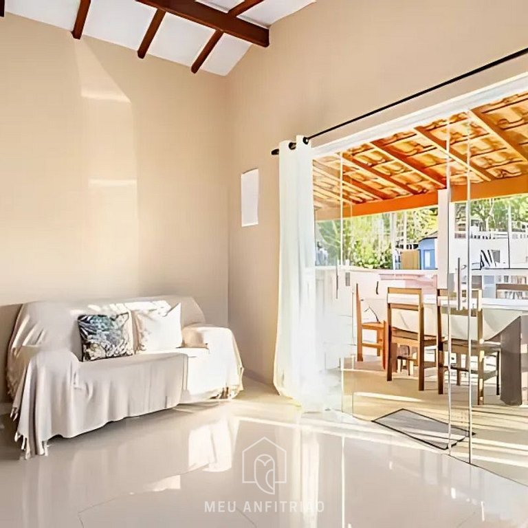 House with charcoal barbecue 1km from Curral beach