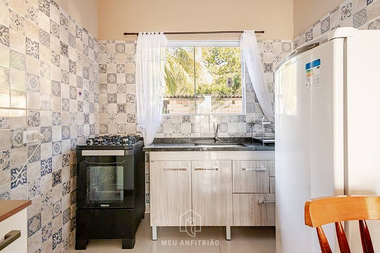 House with charcoal barbecue 1km from Curral beach