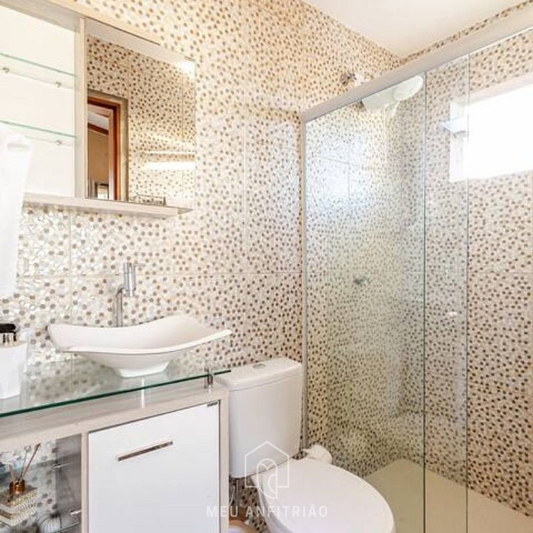 House with charcoal barbecue 1km from Curral beach