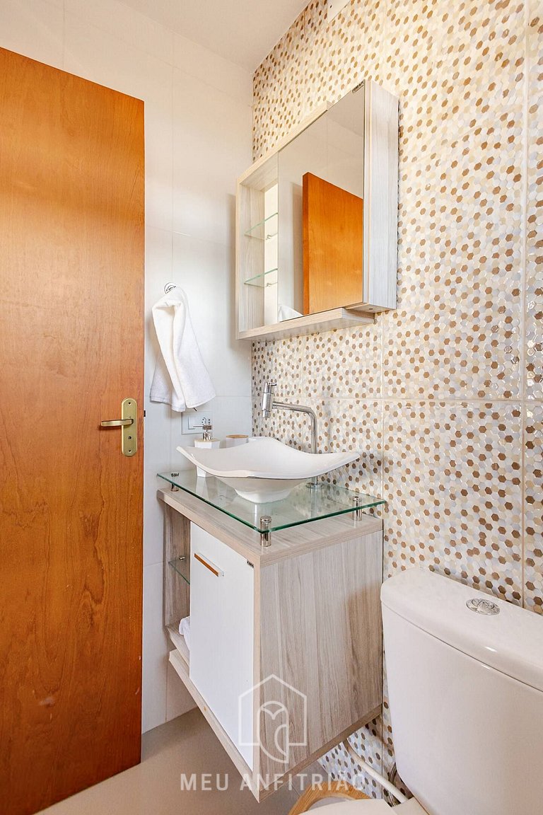 Casa com churrasqueira a 1km da praia do Curral