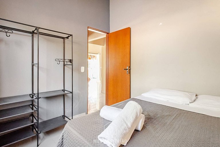 Casa com churrasqueira a 1km da praia do Curral