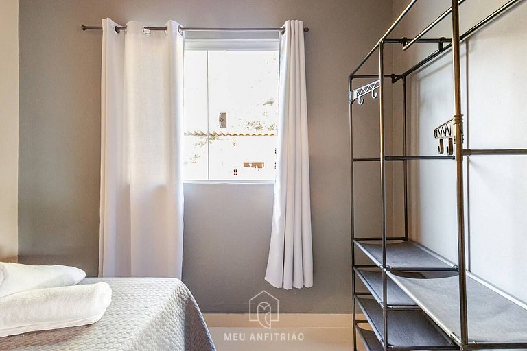 Casa com churrasqueira a 1km da praia do Curral