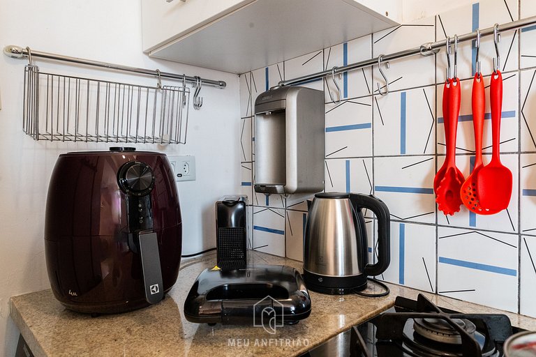 Studio near Faria Lima with AC and TV – Pinheiros