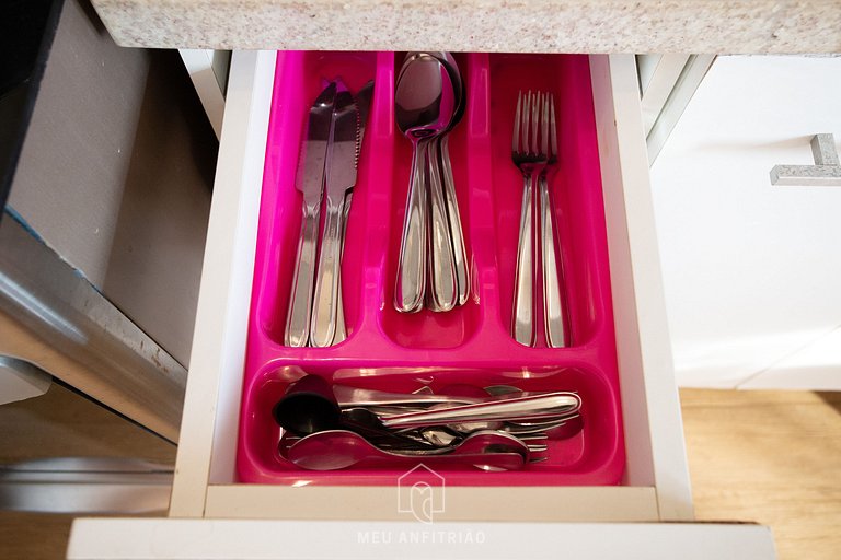 Studio near Faria Lima with AC and TV – Pinheiros