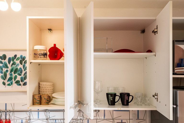 Studio perto da Faria Lima com TV e ar – Pinheiros