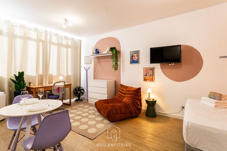 Studio near Faria Lima with AC and TV – Pinheiros