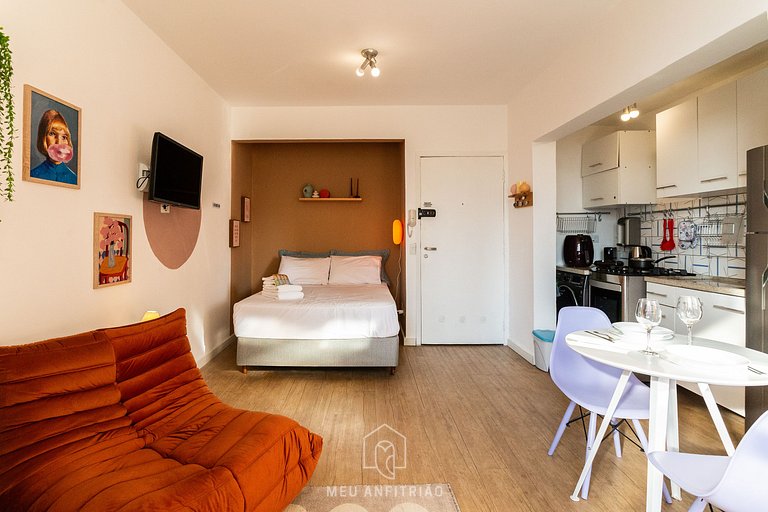Studio near Faria Lima with AC and TV – Pinheiros