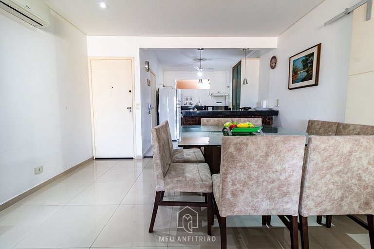 Apto p/ 6, garagem e churrasqueira a 300m da praia