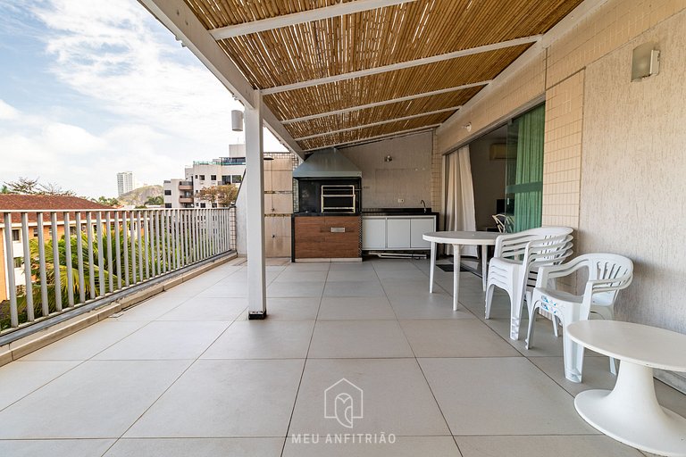 Apto p/ 6, garagem e churrasqueira a 300m da praia