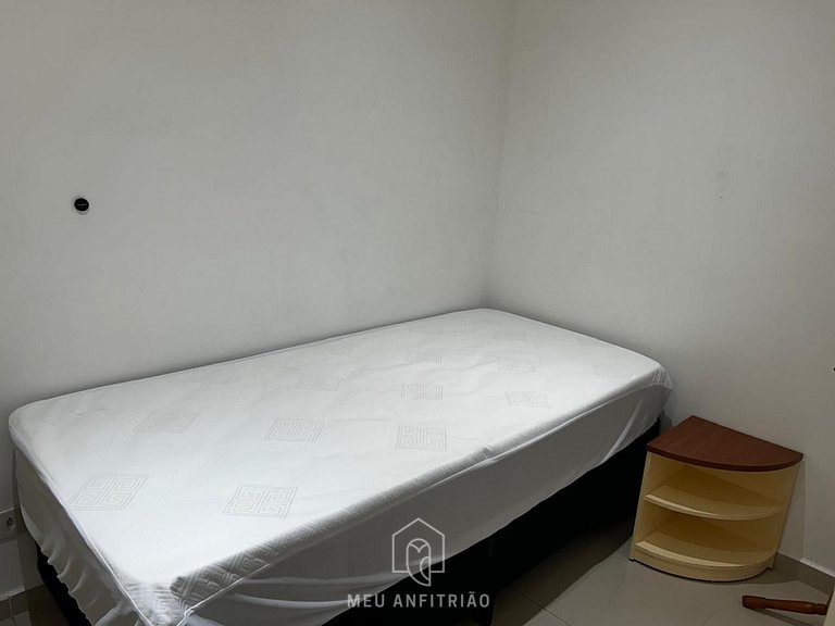 3-Bedroom Apartment with Barbecue in Guarujá
