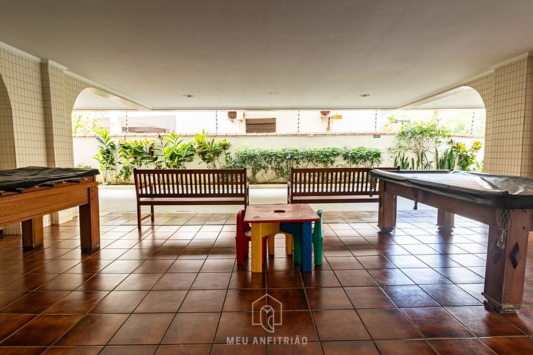 Apto p/ 6, garagem e churrasqueira a 300m da praia