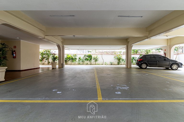 Apto p/ 6, garagem e churrasqueira a 300m da praia