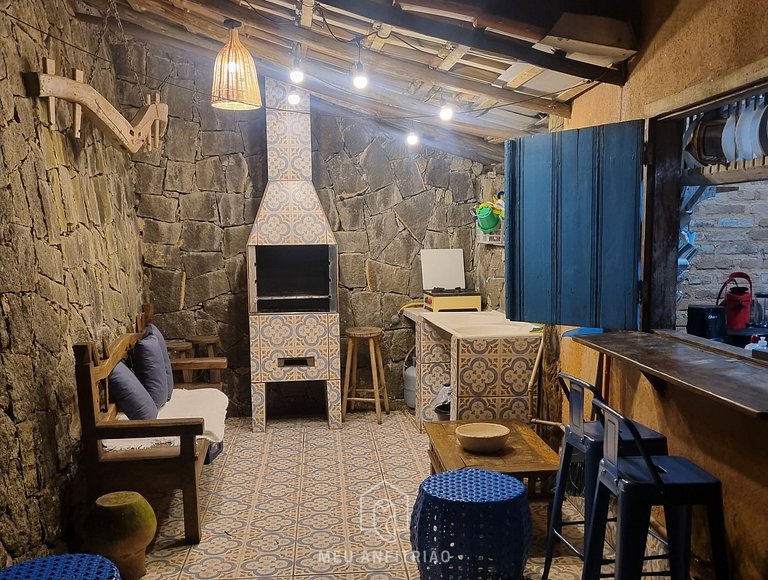 Barbecue and garage 500m from Perequê Beach