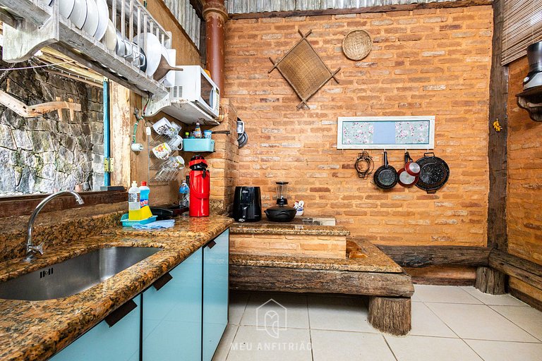 Barbecue and garage 500m from Perequê Beach