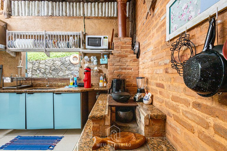 Barbecue and garage 500m from Perequê Beach