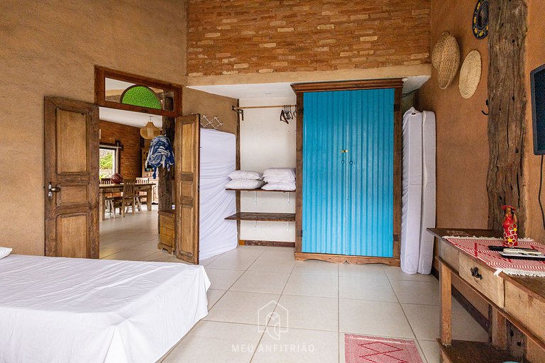 Churrasqueira e garagem a 500m da Praia de Perequê