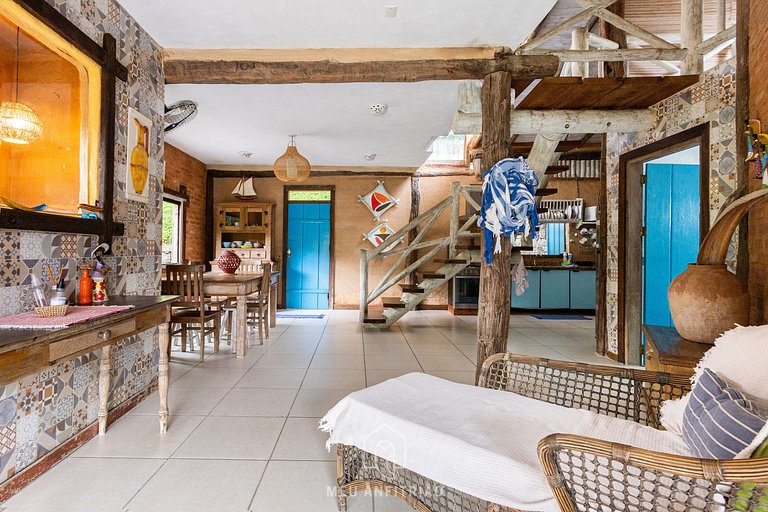 Churrasqueira e garagem a 500m da Praia de Perequê