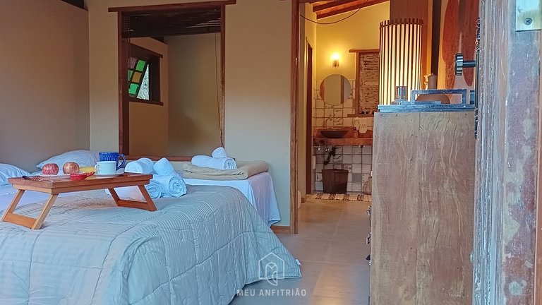 Casa com riacho e jardim em Lumiar