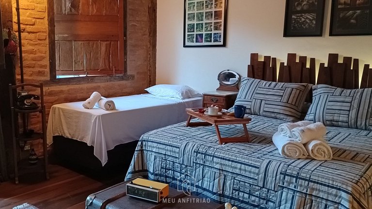 House with Stream and Garden in Lumiar