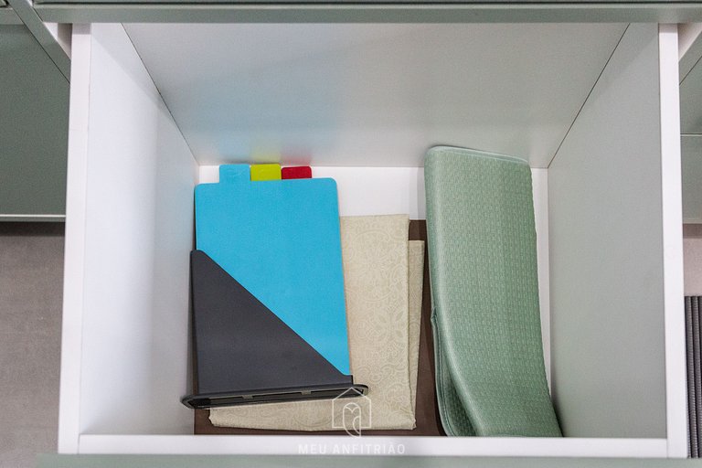 Studio p/2, cozinha, academia, a 300m do metrô