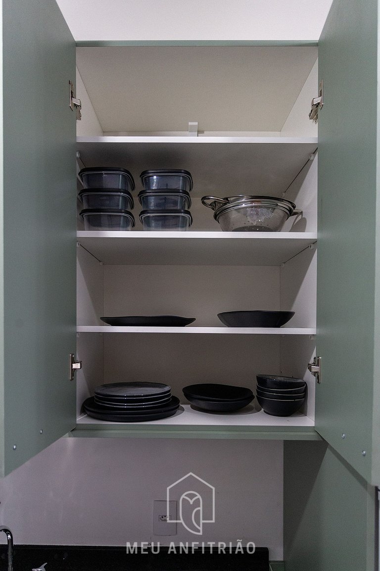 Studio p/2, cozinha, academia, a 300m do metrô