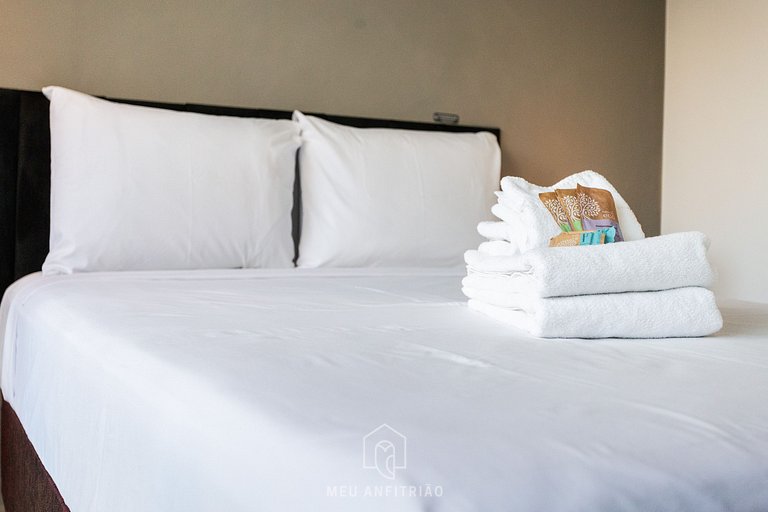 Studio for 2, kitchen, gym, 300m from the subway