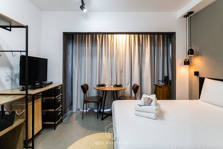 Studio for 2, kitchen, gym, 300m from the subway