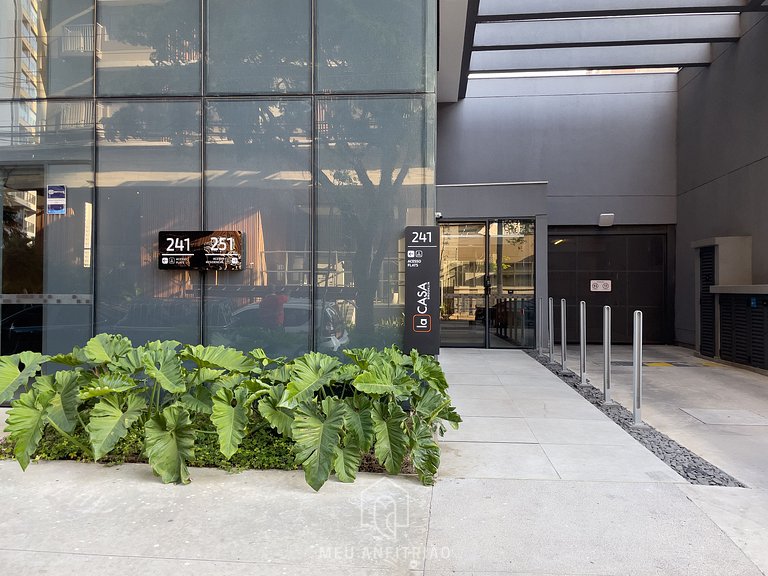 Studio for 2, kitchen, gym, 300m from the subway