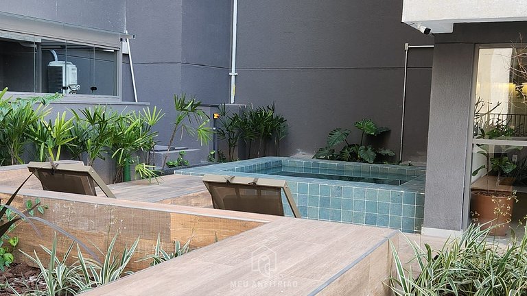 3-person stay near Borba Gato subway with balcony