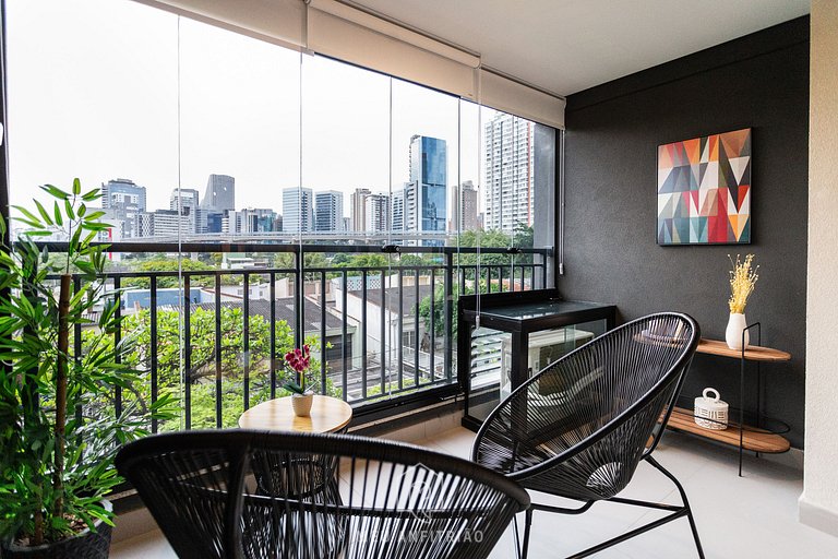 Studio with balcony, pool and gym in Brooklin