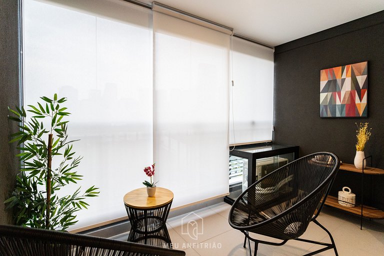 Studio with balcony, pool and gym in Brooklin