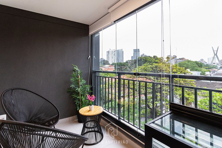 Studio with balcony, pool and gym in Brooklin