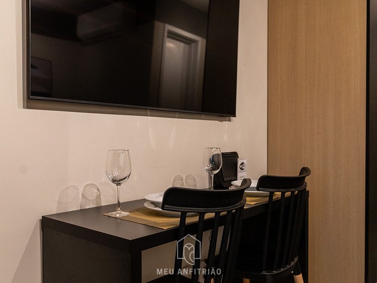 Studio with balcony, pool and gym in Brooklin