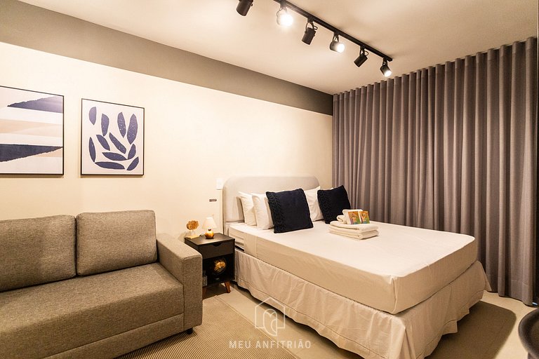 Studio with balcony, pool and gym in Brooklin