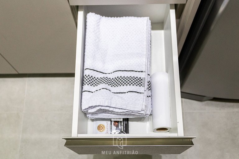 Apto p/3, lazer ao lado da estação Barra Funda