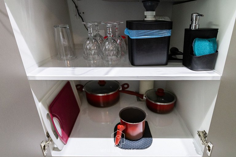 Apto p/3, lazer ao lado da estação Barra Funda