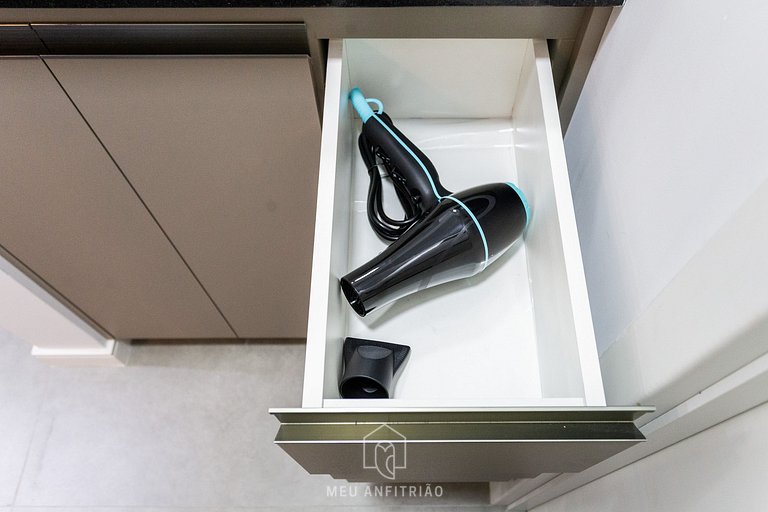 Apto p/3, lazer ao lado da estação Barra Funda