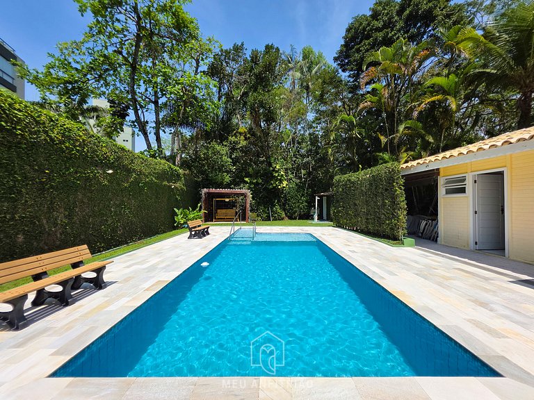Casa na Riviera de São Lourenço com Piscina e Praia