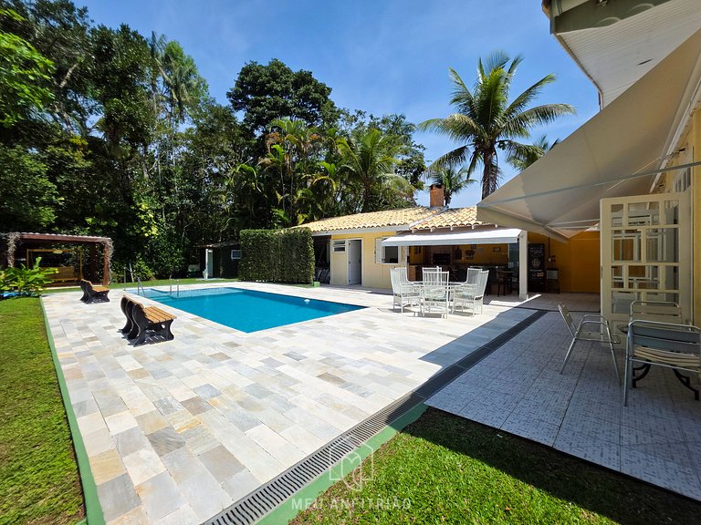 Casa na Riviera de São Lourenço com Piscina e Praia