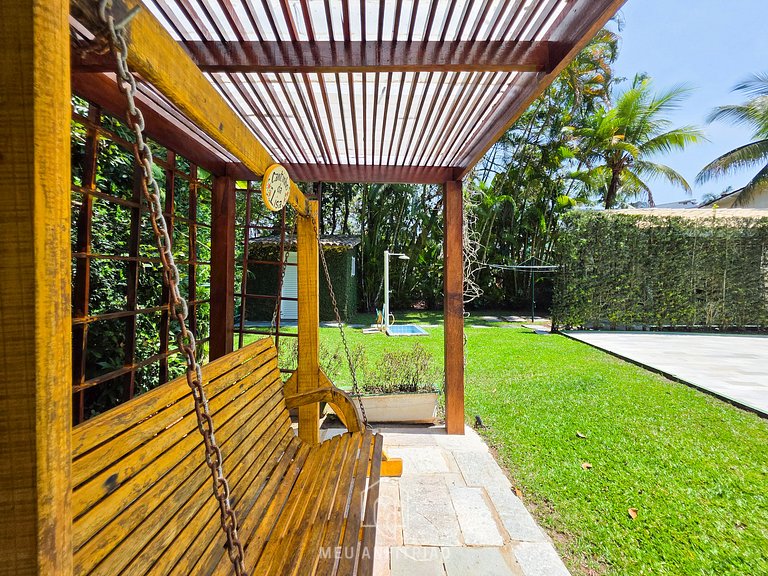 Casa com piscina perto da praia na Riviera